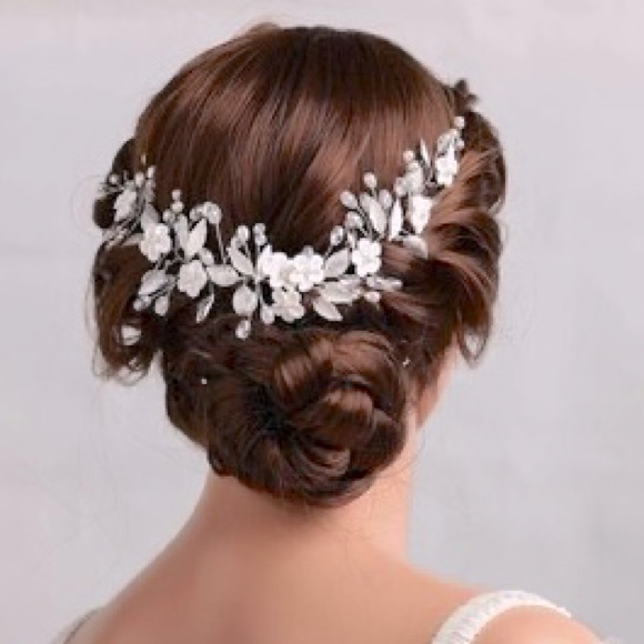 Beautiful Hairpiece - Picture 1 of 4